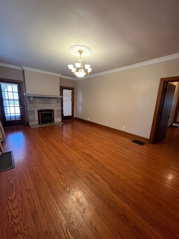 Foto del edificio - 2113 S Main St