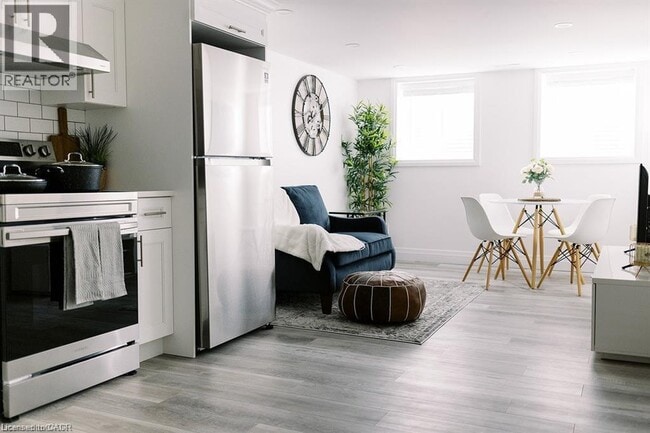 Photo du bâtiment - 261 Belmont Ave W