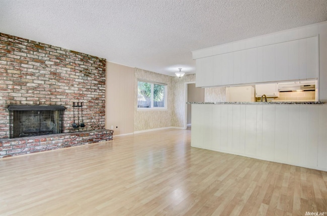 Building Photo - 5039 Cypress Ave