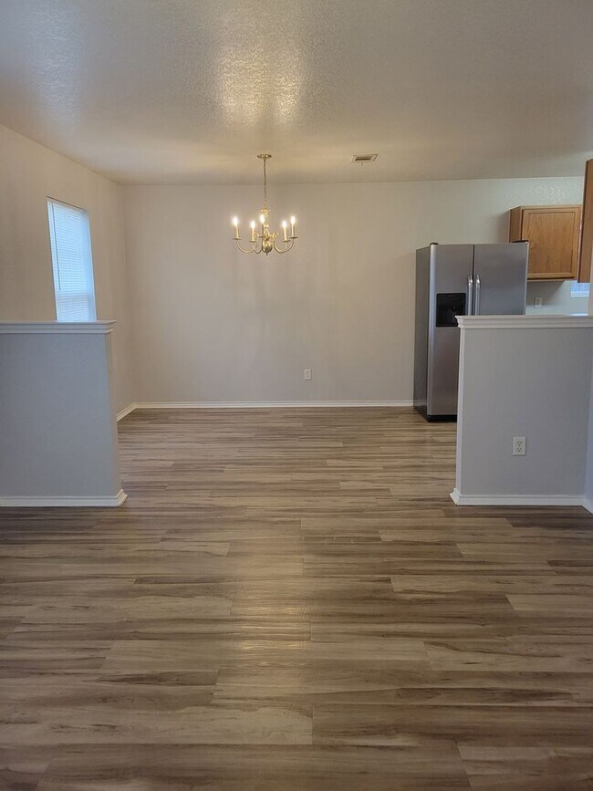 Foto del edificio - Great 5 bedroom in Killeen for even BETTER...
