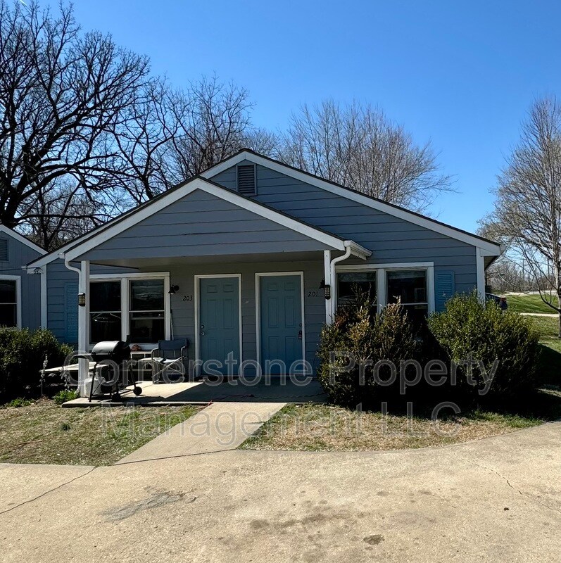 201 Illinois St, Lawrence, KS 66044 - Condo for Rent in Lawrence, KS ...