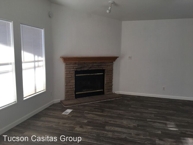Building Photo - 2 br, 2 bath House - 1100 S Houghton Rd #2