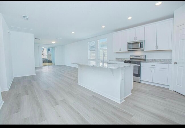 Building Photo - 2955 Sunstar Dr