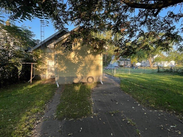 Foto del edificio - 632 Marmion Ave