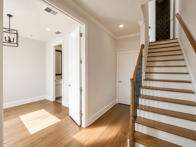 Building Photo - 2114 Wenge Ln
