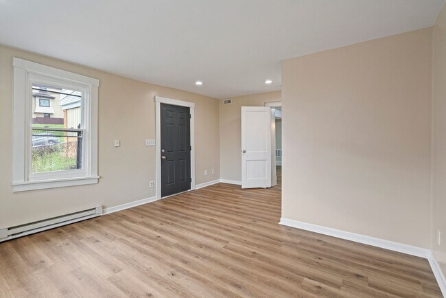 Foto del edificio - 1680 Potomac Ave