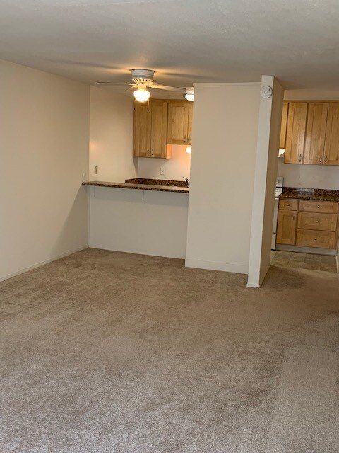 Building Photo - 401 Vernon St