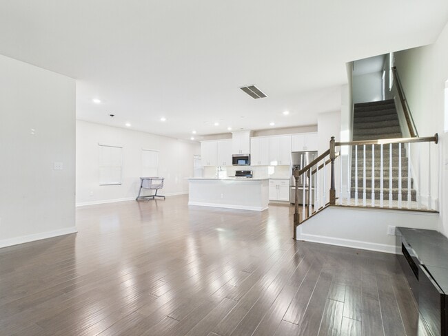 Building Photo - 6725 Good News Dr