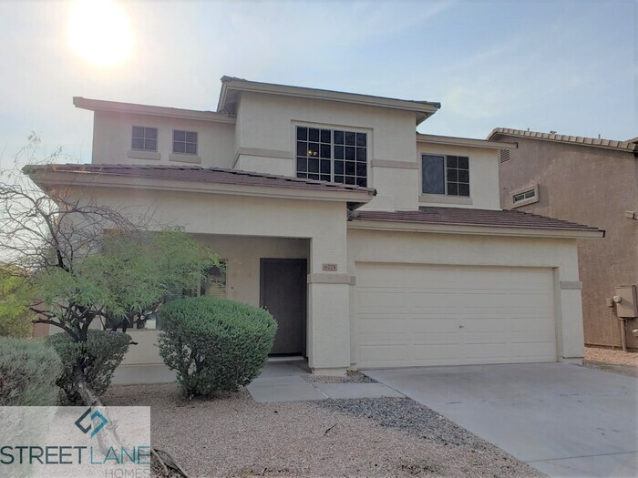 Primary Photo - Charming 5 Bedroom in Laveen!