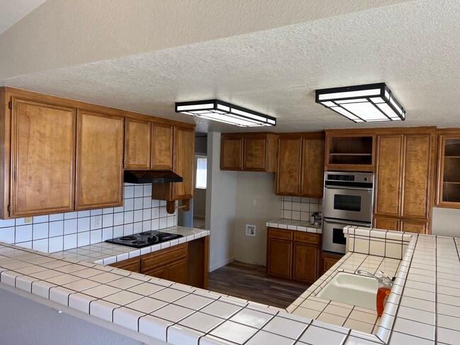 Building Photo - 801 Foxfire Dr
