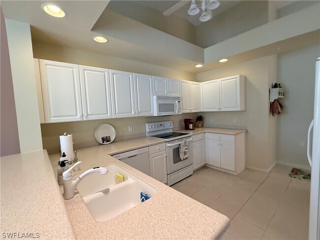 Foto del edificio - 3555 Laurel Greens Ln N