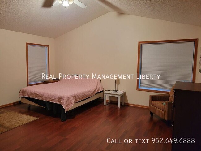 Foto del edificio - 10415 Ponds Way