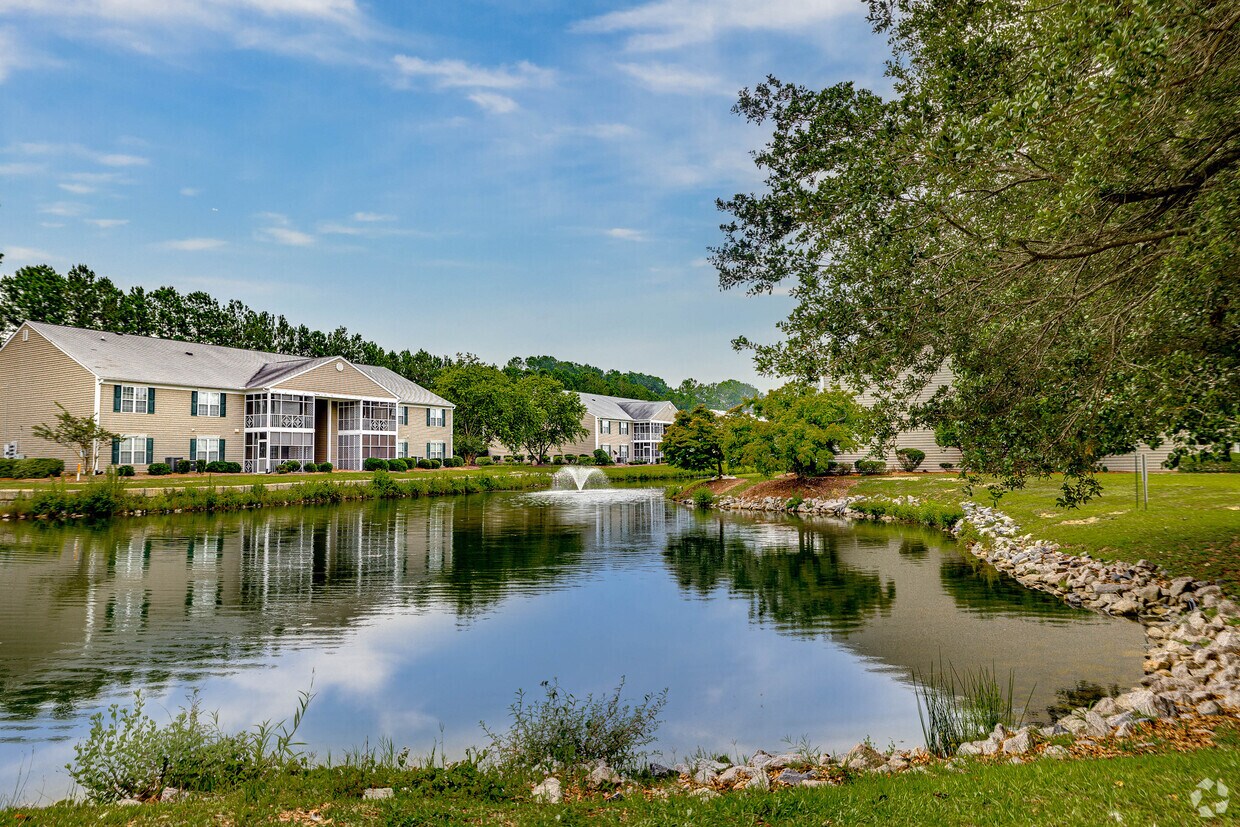 Chandler Terrace Temporary Housing 1441 Golf Terrace Blvd Florence, SC Apartments for Rent