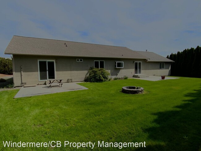 Building Photo - 4 br, 3 bath House - 19823 NW Fairway Dr