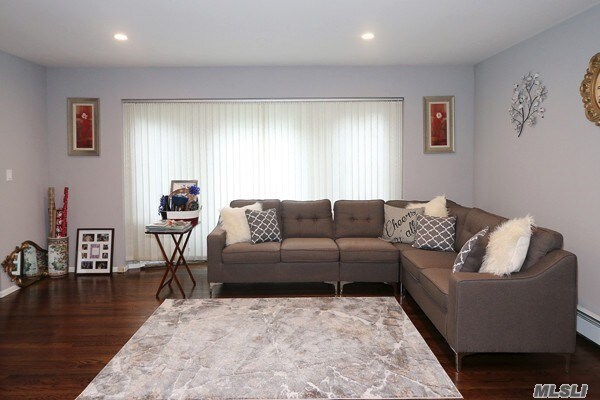 Foto del edificio - 345 Parkway Dr