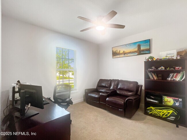 Building Photo - 39 Stansbury Ln
