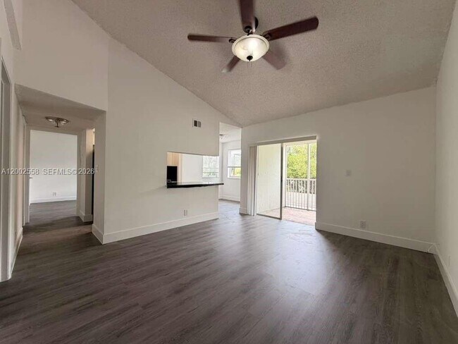 Foto del edificio - 5760 Rock Island Rd