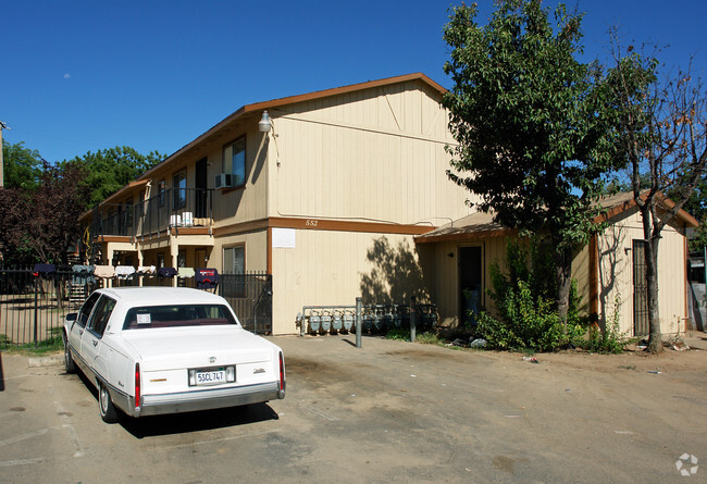 Building Photo - Sunnyside Gardens