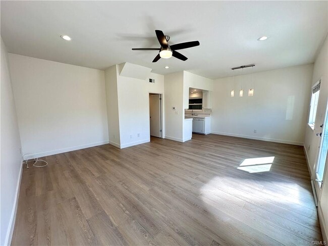 Building Photo - 455 29th St