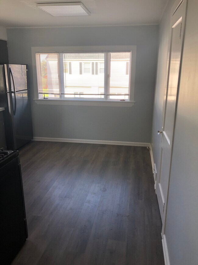 Foto del edificio - 1476 Ridge Rd