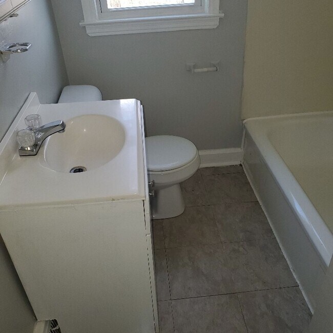 Foto del edificio - 2 BDRM DUPLEX FOR RENT