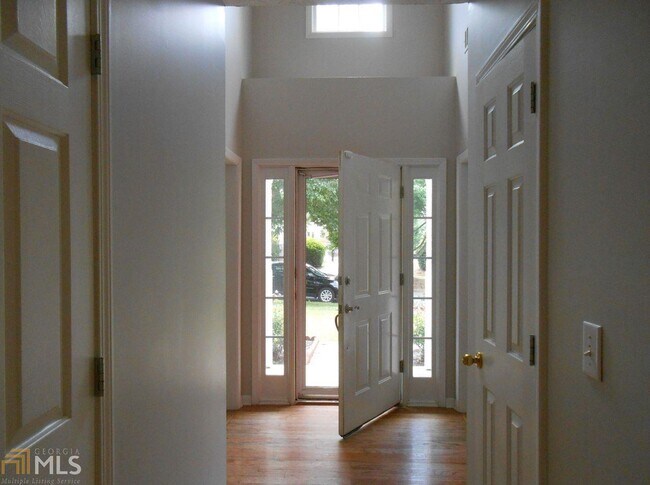 Foto del edificio - 3810 Pheasant Run Trce