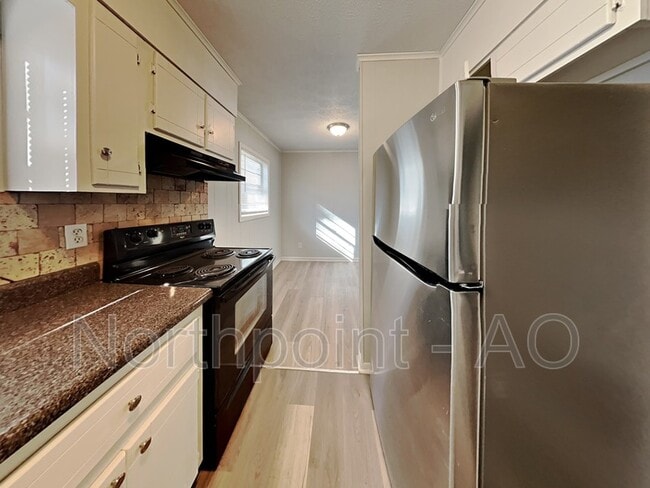 Building Photo - 10204 Allen Dr SW