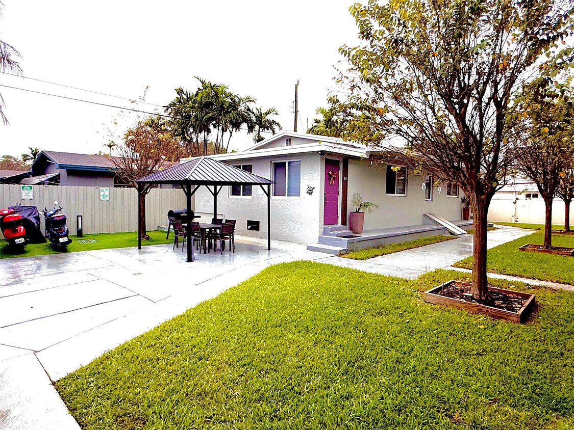 Foto del edificio - 720 NE 7th St