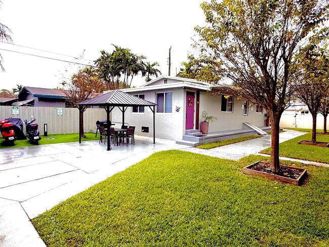 Foto del edificio - 720 NE 7th St