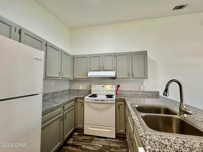 Foto del edificio - 8131 Sunset Ave