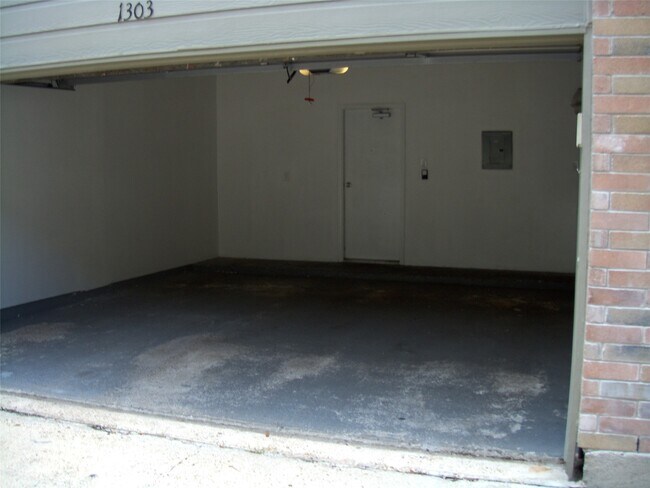 Foto del edificio - 9850 Pagewood Ln