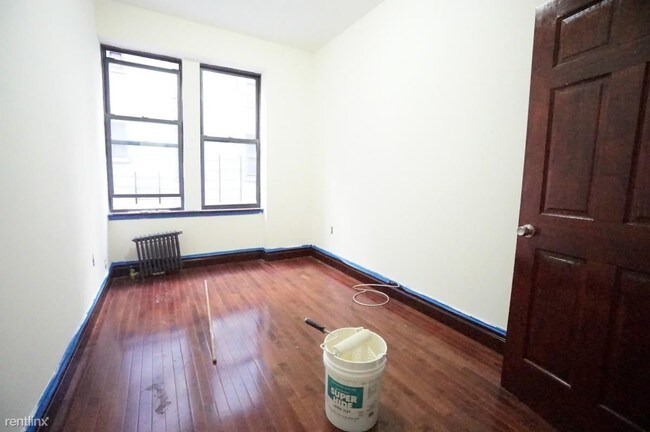 Building Photo - 34 Saint Nicholas Pl