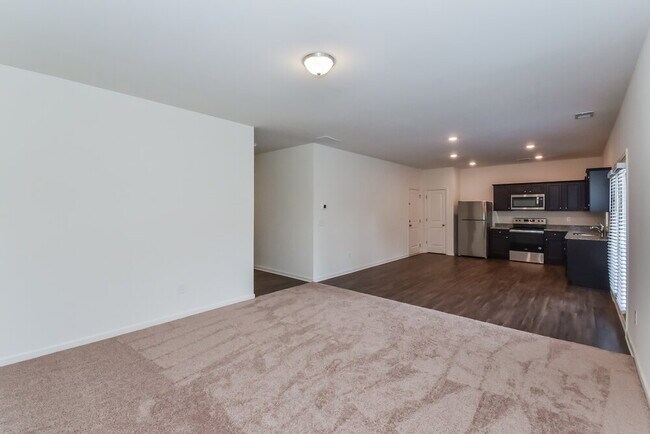 Building Photo - 44 Meriwether Ln