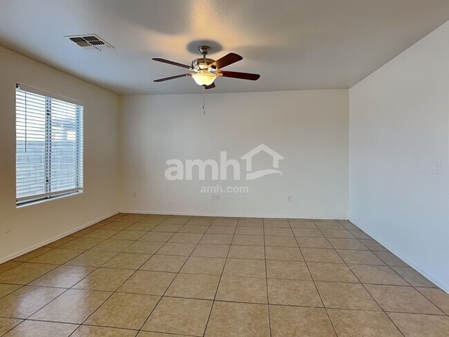 Foto del edificio - 33335 N Hidden Canyon Dr