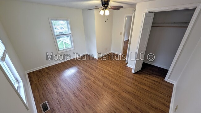 Building Photo - 818 3rd Ave W