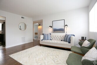 Dwell at Hollywood photo'