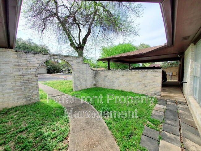 Building Photo - 6115 Forest Wood St
