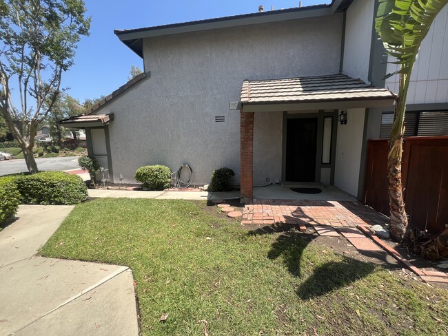 Building Photo - 827 El Paso Ct