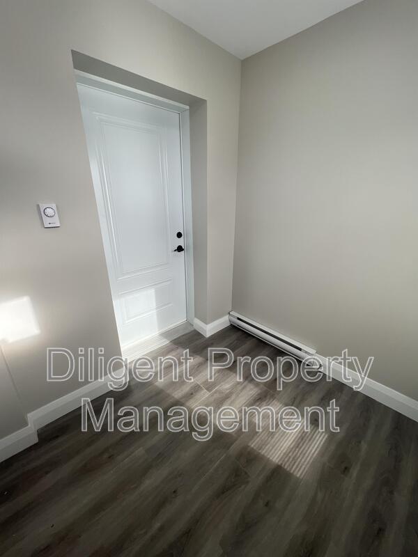 165 Aylmer St N, Peterborough, ON K9J 3K2 House for Rent in