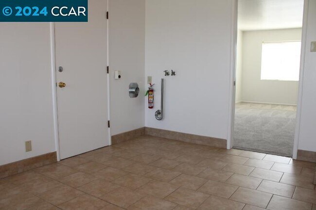 Foto del edificio - 2549 Barrett Ave