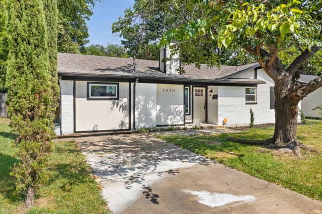 Building Photo - 1414 Timberlake Cir