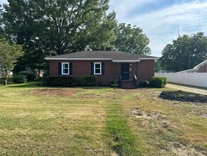 Building Photo - 1116 Cornelia Cir