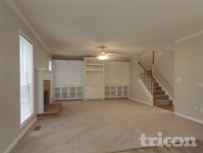 Building Photo - 4013 Mt Vernon Dr