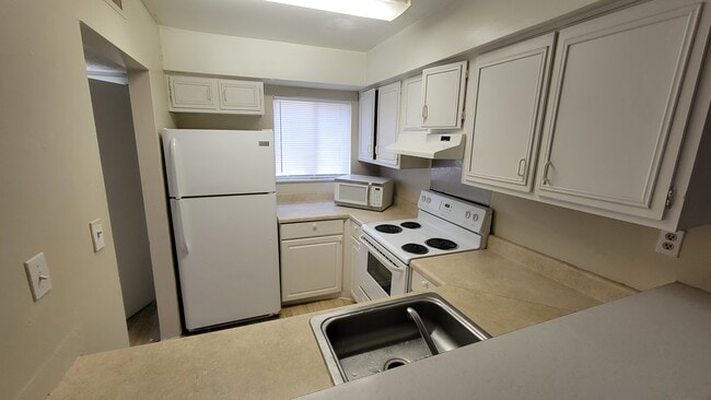 Building Photo - 261 Scottsdale Sq