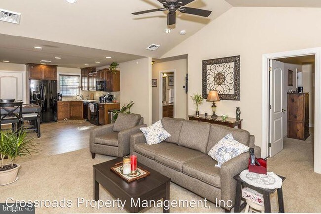 Foto del edificio - 2 br, 2 bath House - 83 Midway Farms Lane