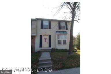 Building Photo - 8000 Green Tree Ct