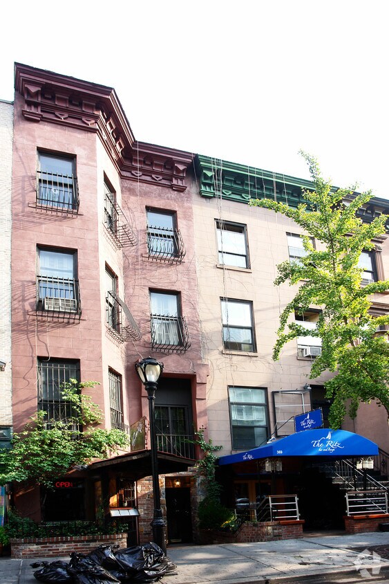 Building Photo - 371 W 46th St