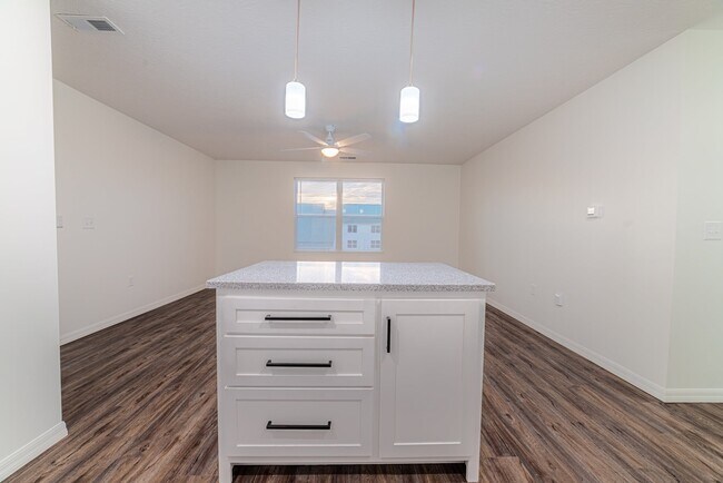 Building Photo - 6208 Commerce Dr