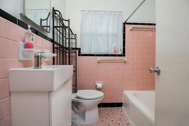 Foto del edificio - 101 NW 21st St