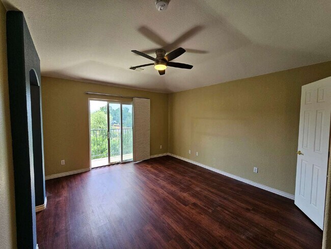 Building Photo - 6697 S Forest Way